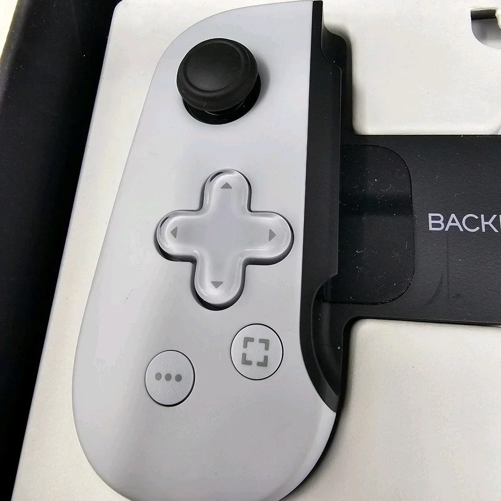 BACKBONE One Mobile Gaming Controller For iPhone PlayStation Edition White
